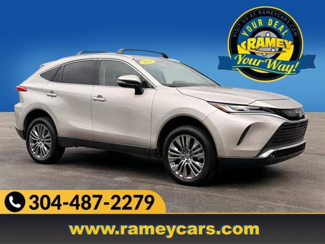 2024 Toyota Venza XLE's photo