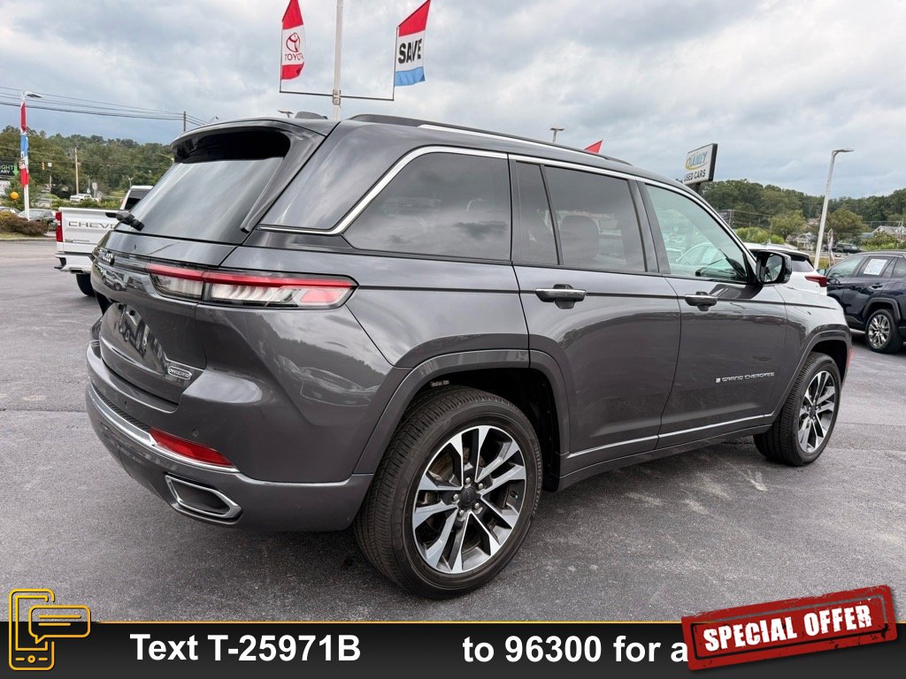 2023 Jeep Grand Cherokee Overland photo 3