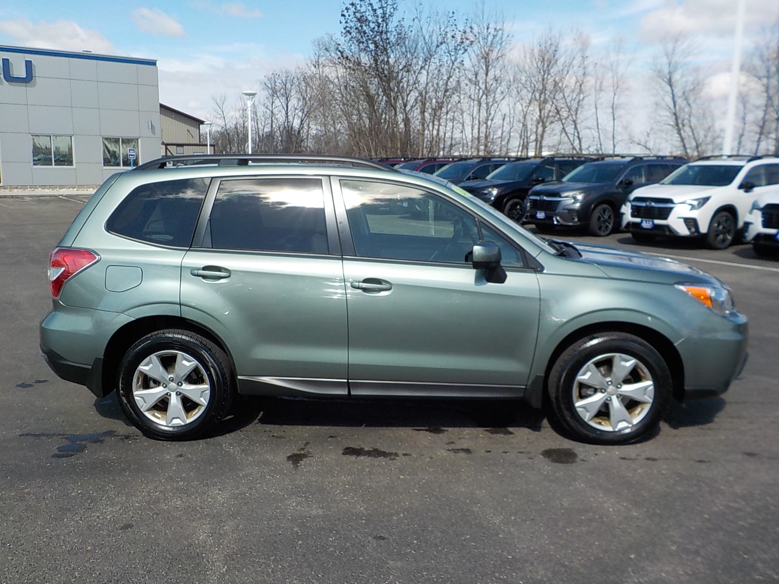 Used 2015 Subaru Forester i Premium with VIN JF2SJADC4FH535344 for sale in Detroit Lakes, Minnesota