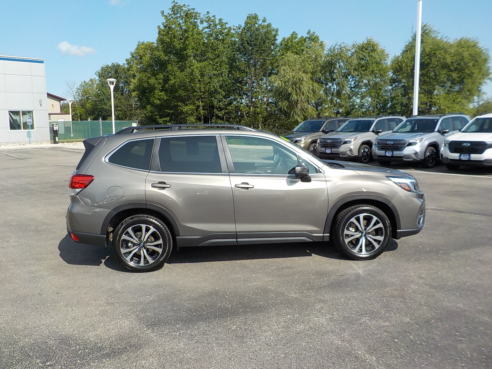 Certified 2019 Subaru Forester Limited with VIN JF2SKASC3KH528735 for sale in Detroit Lakes, Minnesota