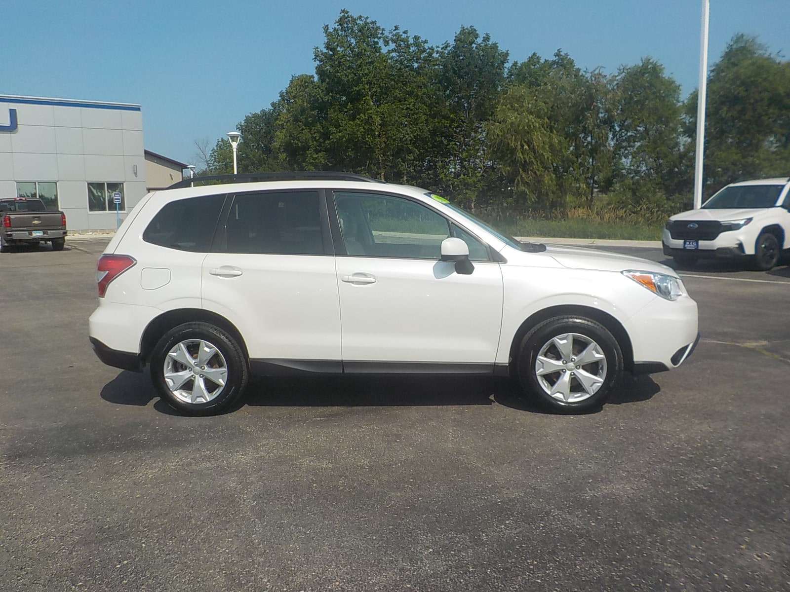 Used 2015 Subaru Forester i Premium with VIN JF2SJADC1FH548455 for sale in Detroit Lakes, Minnesota