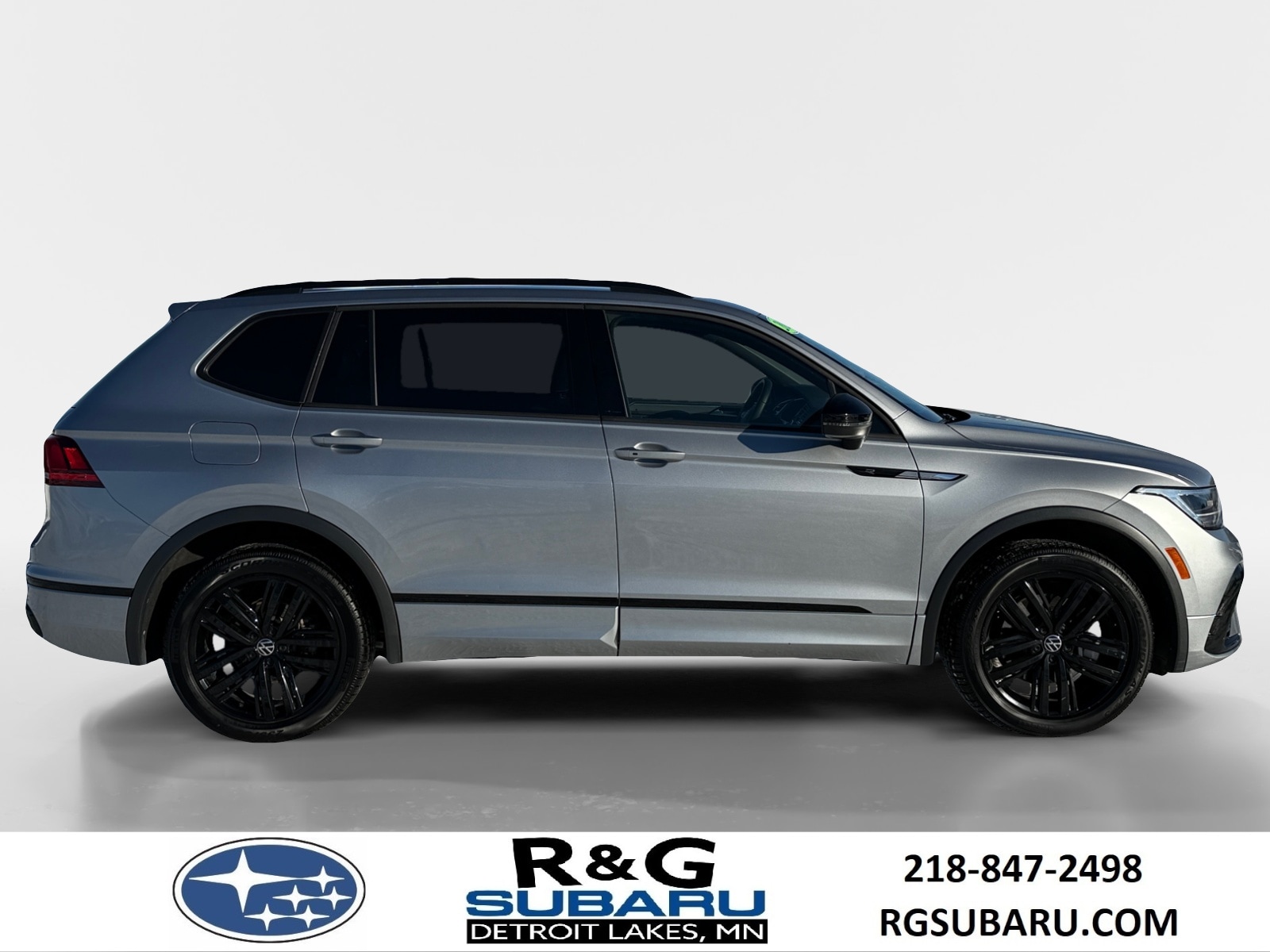 Used 2022 Volkswagen Tiguan SE R-LINE BLACK with VIN 3VV8B7AX8NM008662 for sale in Detroit Lakes, Minnesota