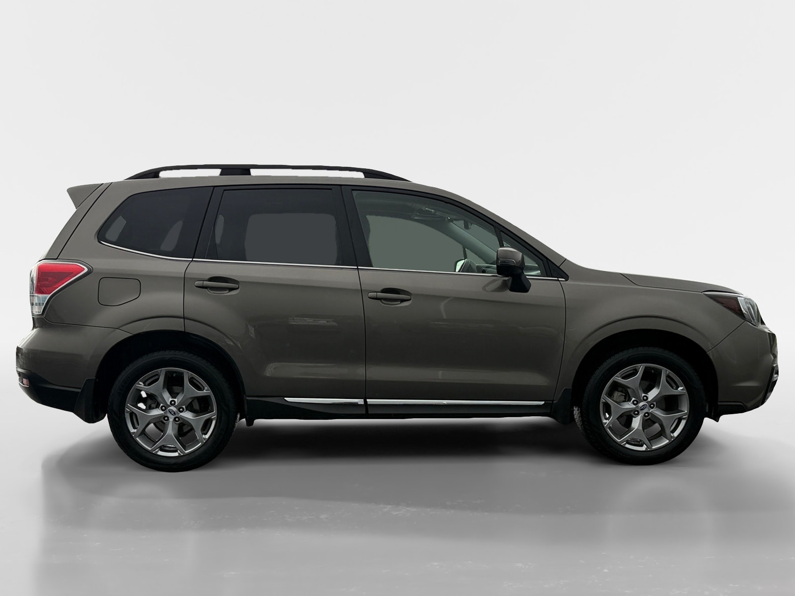Used 2018 Subaru Forester Touring with VIN JF2SJAWC7JH612035 for sale in Detroit Lakes, Minnesota