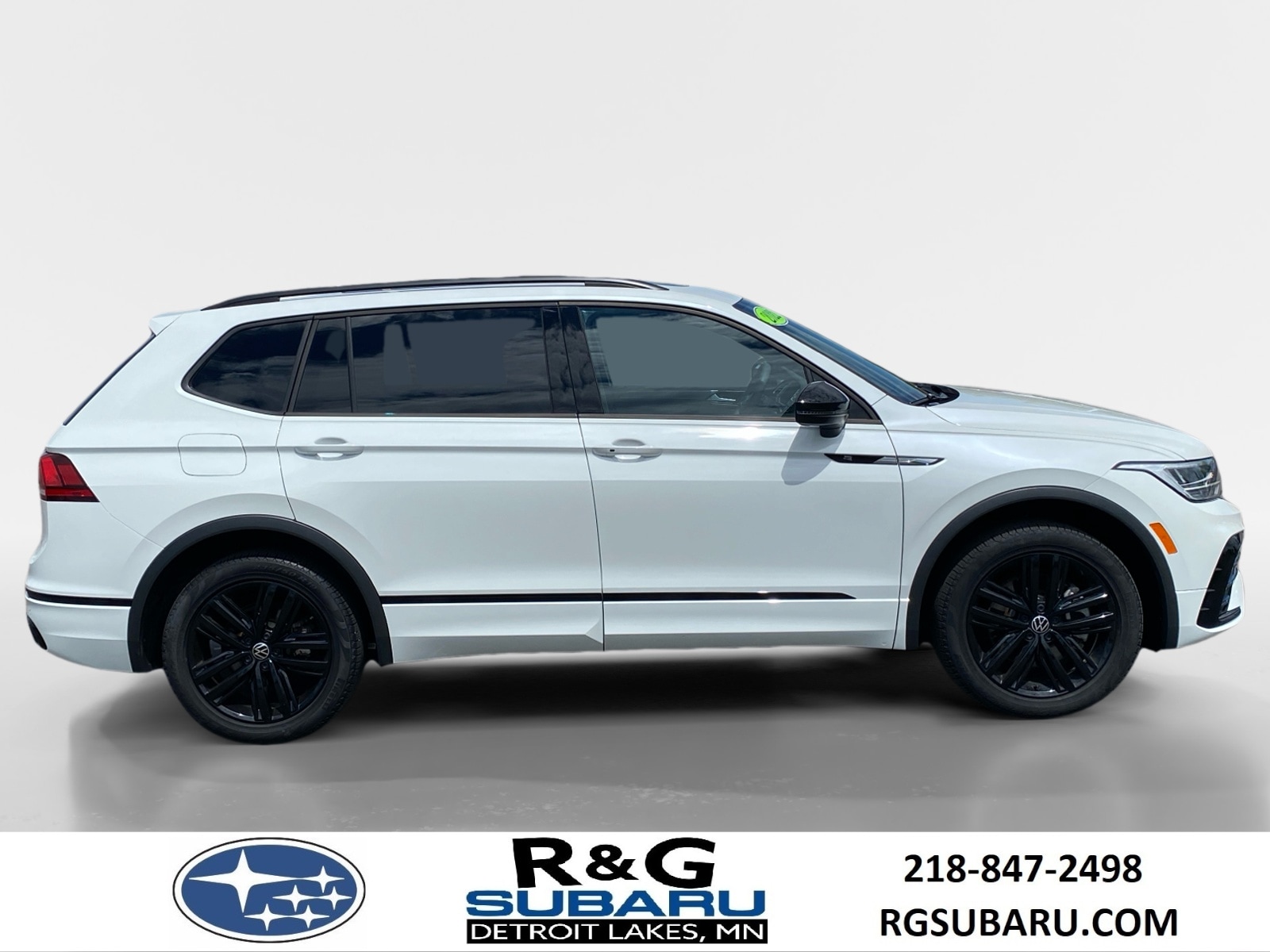 Used 2022 Volkswagen Tiguan SE R-LINE BLACK with VIN 3VV8B7AX0NM102325 for sale in Detroit Lakes, Minnesota