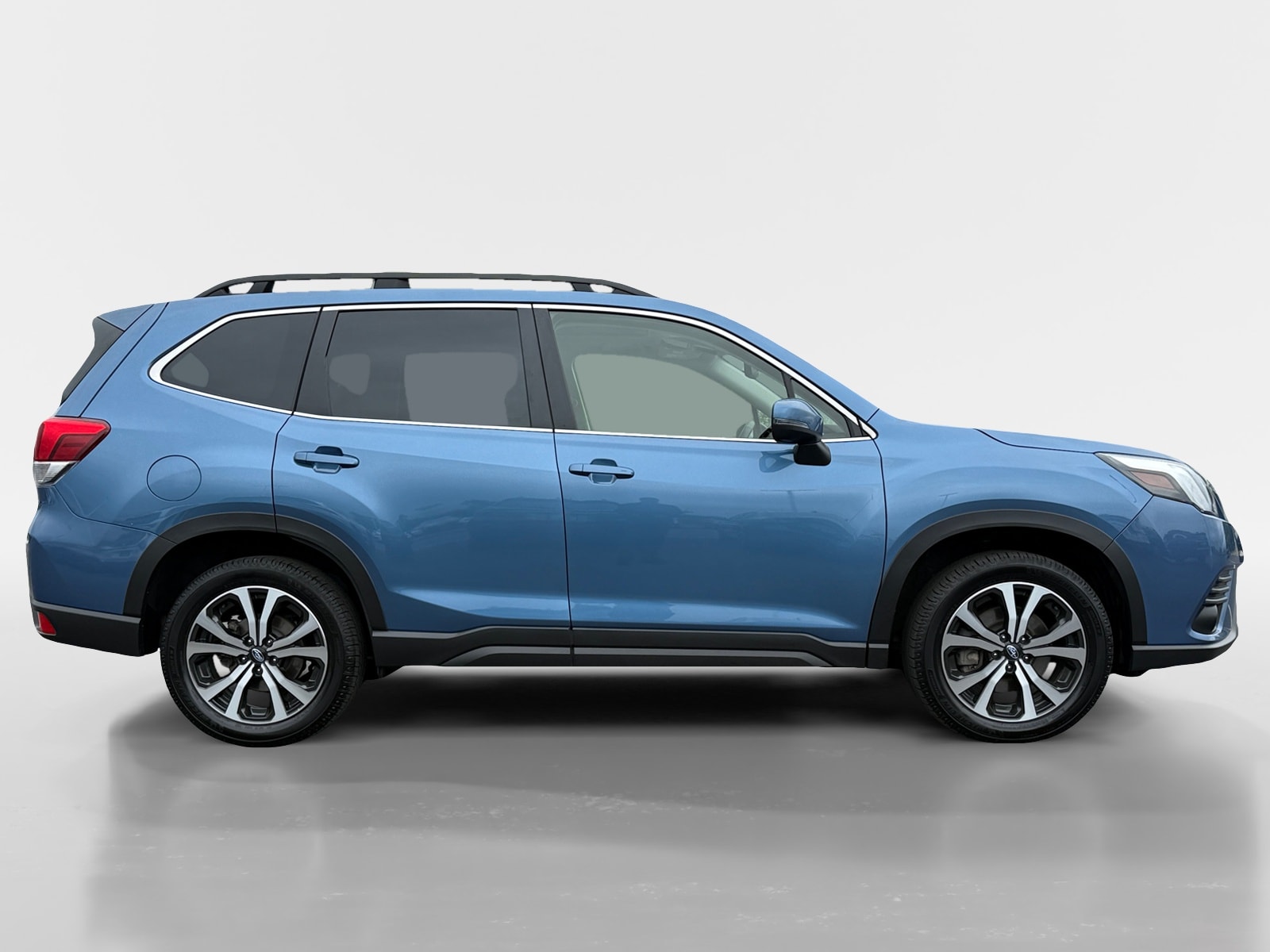 Used 2022 Subaru Forester Limited with VIN JF2SKAPC2NH515200 for sale in Detroit Lakes, Minnesota