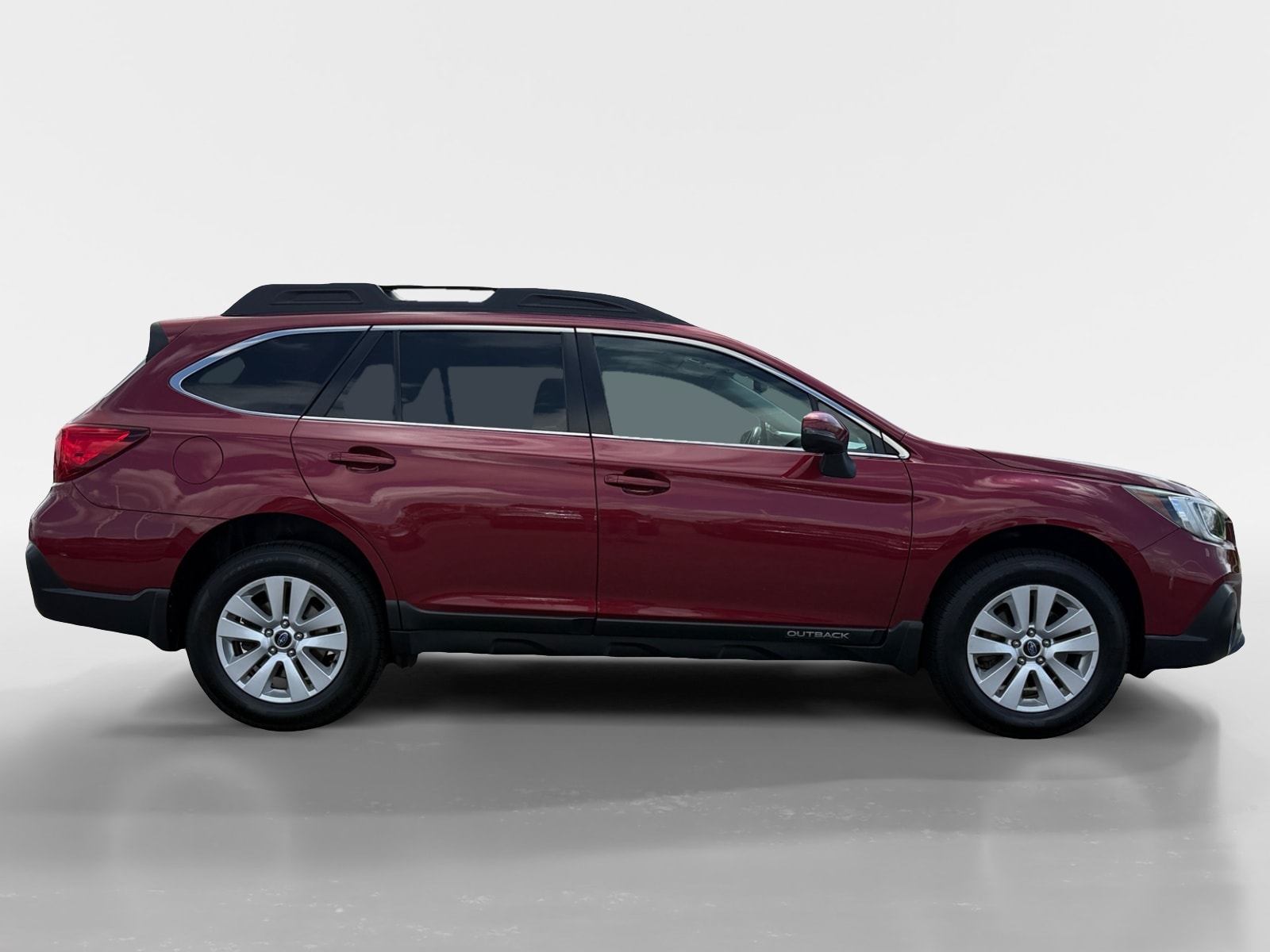 Used 2018 Subaru Outback Premium with VIN 4S4BSAHC8J3217072 for sale in Detroit Lakes, Minnesota