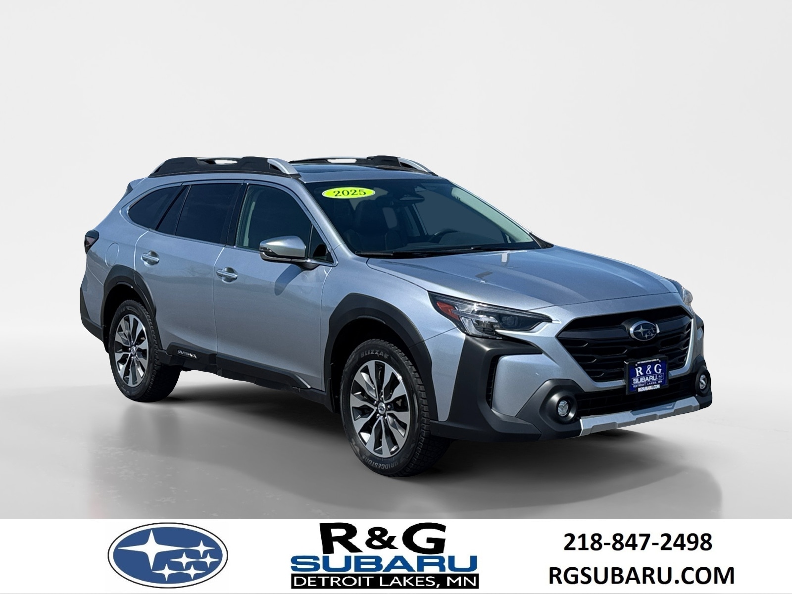 2025 Subaru Outback Touring's photo