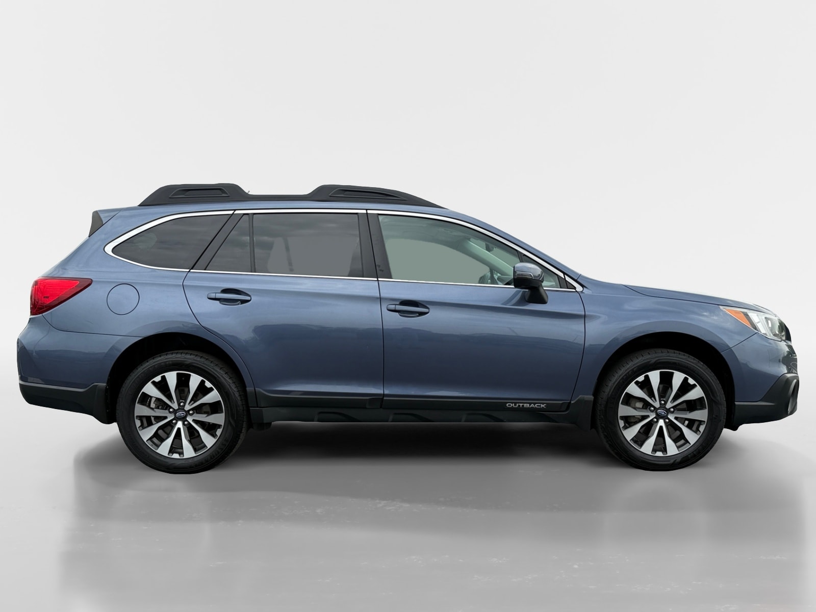 Used 2016 Subaru Outback Limited with VIN 4S4BSBNCXG3331349 for sale in Detroit Lakes, Minnesota