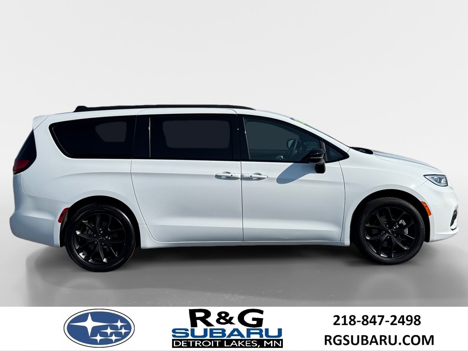 Used 2024 Chrysler Pacifica Touring L with VIN 2C4RC3BG2RR127491 for sale in Detroit Lakes, Minnesota