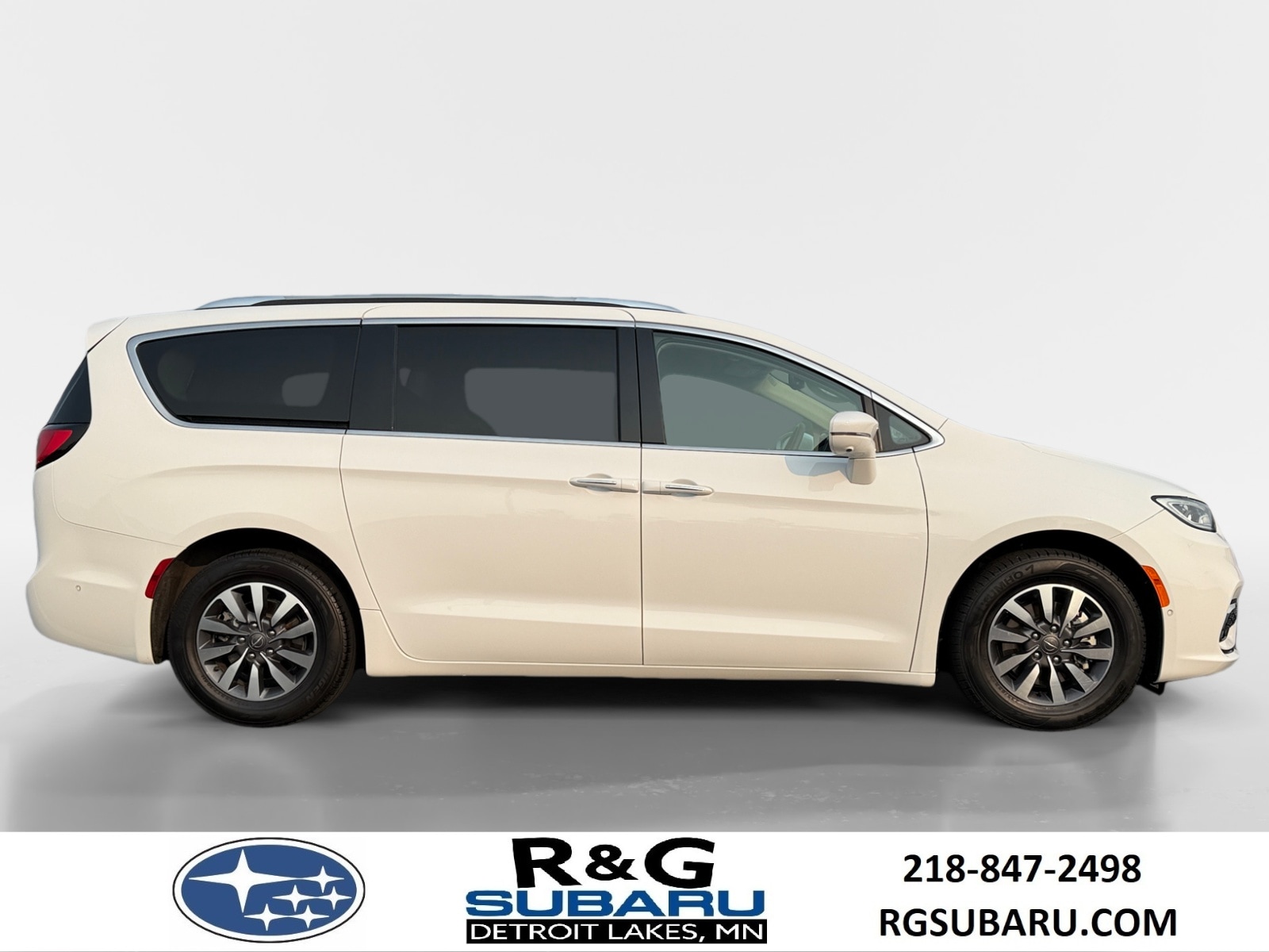 Used 2021 Chrysler Pacifica Hybrid Touring L with VIN 2C4RC1L70MR599586 for sale in Detroit Lakes, Minnesota