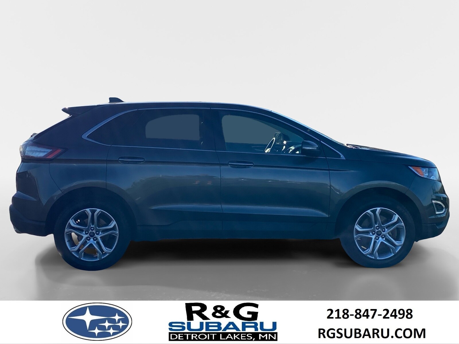 2018 Ford Edge Titanium photo 2