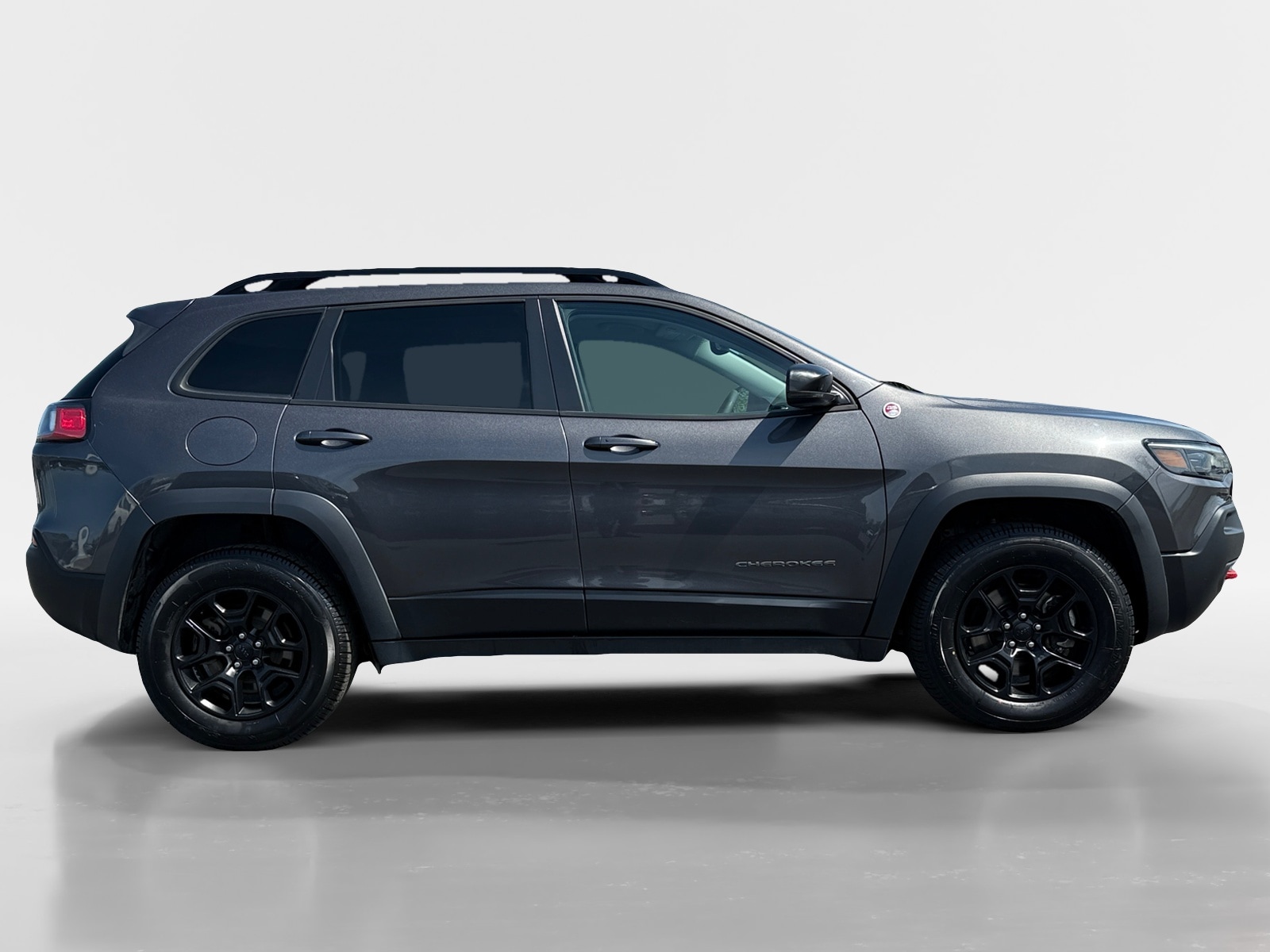 Used 2022 Jeep Cherokee Trailhawk with VIN 1C4PJMBX5ND513581 for sale in Detroit Lakes, Minnesota