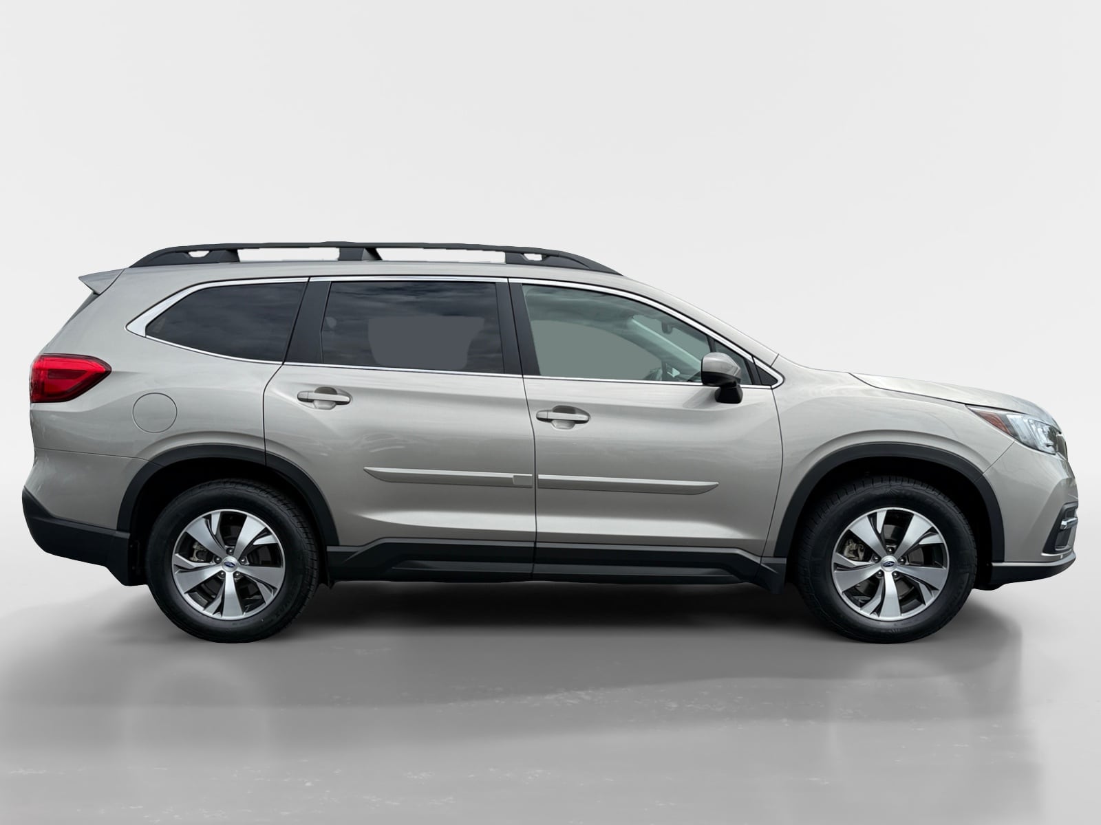 Used 2019 Subaru Ascent Premium with VIN 4S4WMAFD7K3475916 for sale in Detroit Lakes, Minnesota