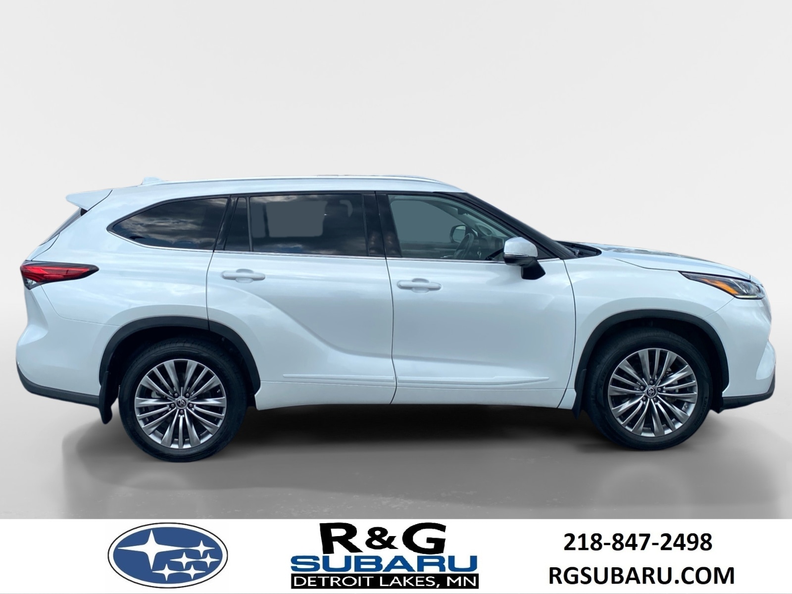Used 2022 Toyota Highlander Platinum with VIN 5TDFZRBH1NS186109 for sale in Detroit Lakes, Minnesota