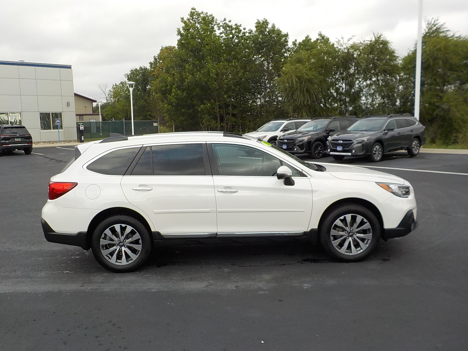 Used 2018 Subaru Outback Touring with VIN 4S4BSETC6J3389406 for sale in Detroit Lakes, MN