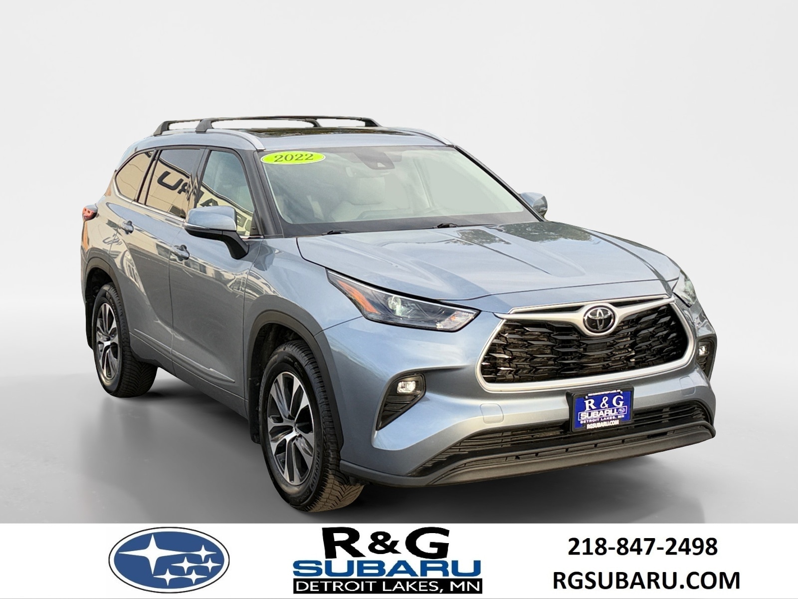 Used 2022 Toyota Highlander XLE with VIN 5TDHZRBH9NS240698 for sale in Detroit Lakes, Minnesota