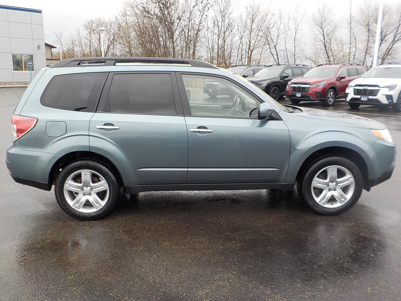 Used 2010 Subaru Forester X Limited with VIN JF2SH6DC1AH727693 for sale in Detroit Lakes, Minnesota