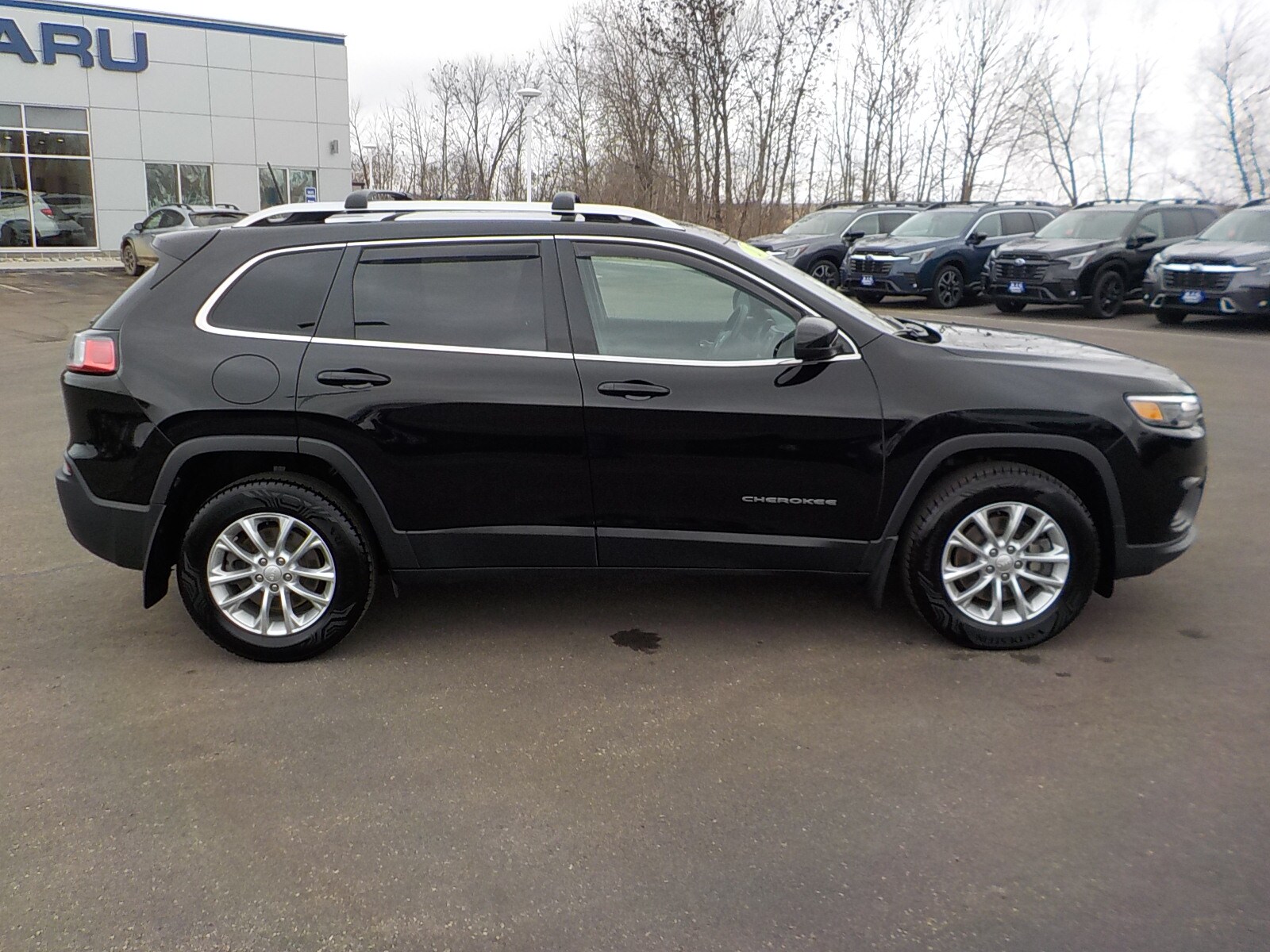 Used 2019 Jeep Cherokee Latitude with VIN 1C4PJMCXXKD111954 for sale in Detroit Lakes, Minnesota