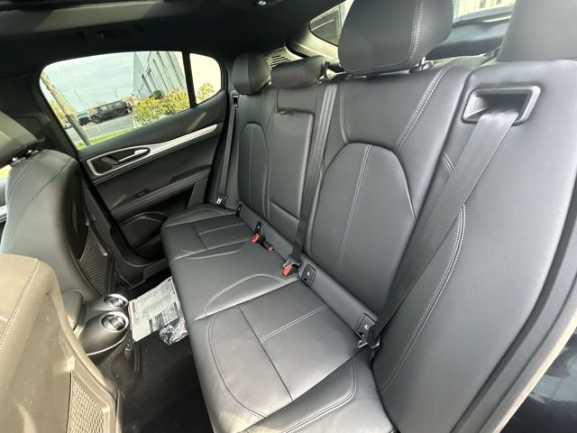 2026 Alfa Romeo Stelvio Base - Photo 13