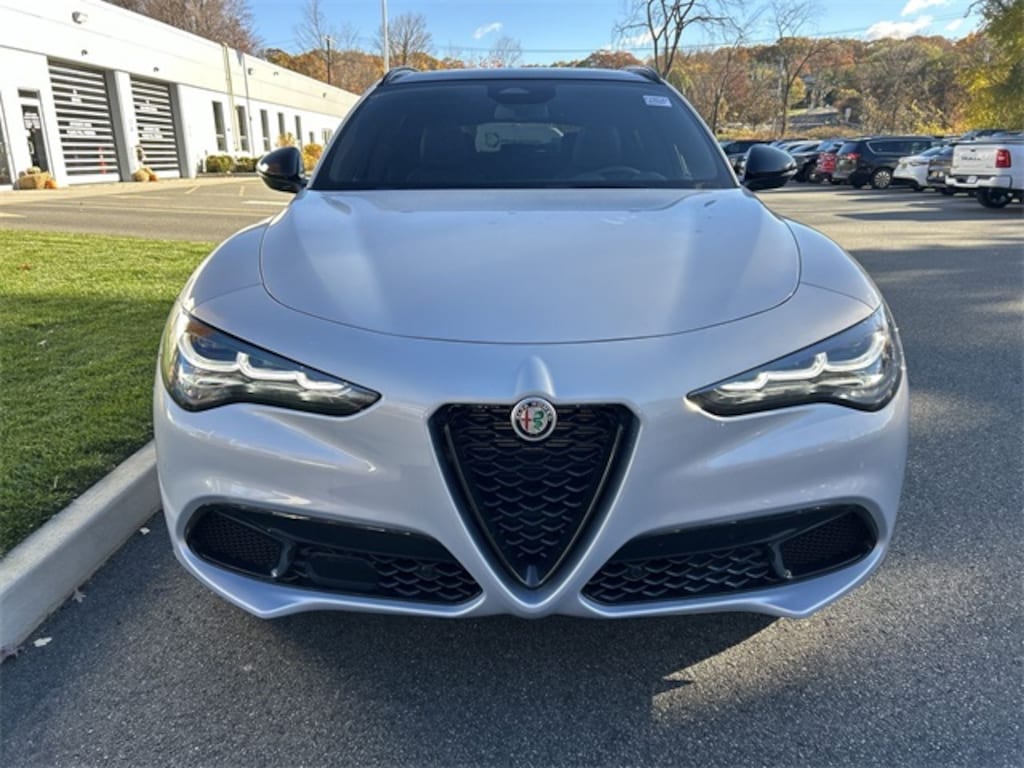 New 2025 Alfa Romeo Stelvio AWD Sport Utility