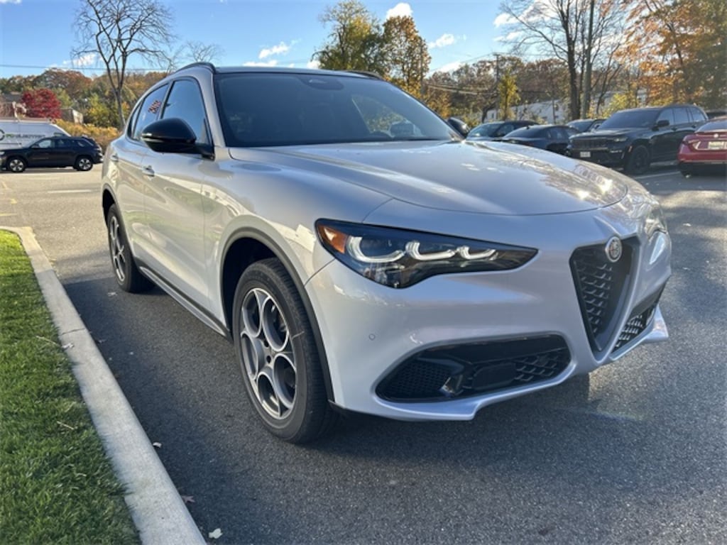 New 2025 Alfa Romeo Stelvio AWD Sport Utility