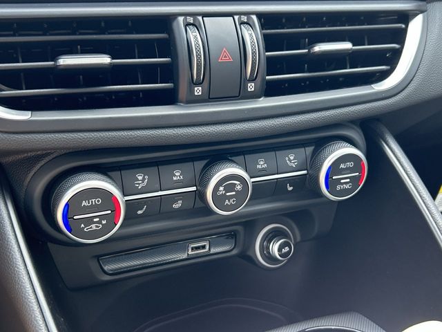 2026 Alfa Romeo Giulia Base - Photo 21