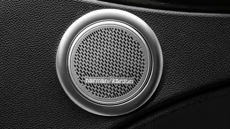 2024 Alfa Romeo Giulia Harmon-Kardon system
