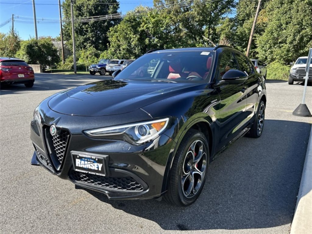 Used 2022 Alfa Romeo Stelvio Veloce SUV