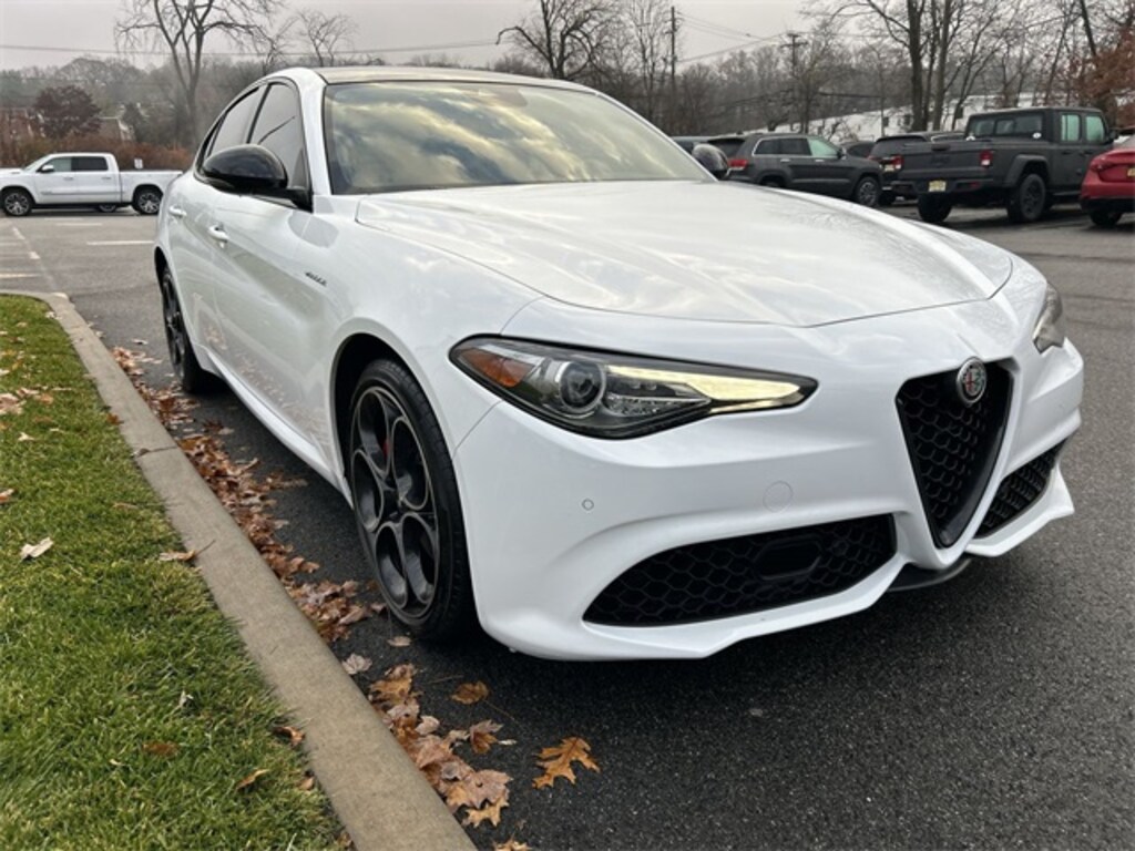 Used 2022 Alfa Romeo Giulia Veloce Sedan