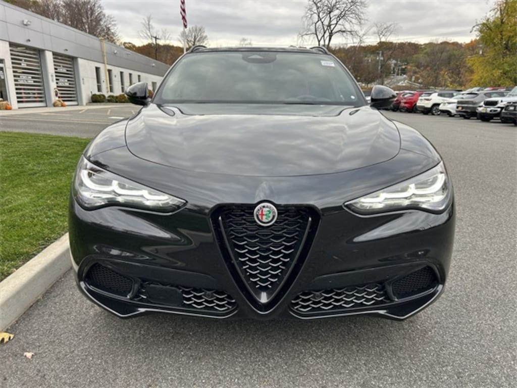 New 2025 Alfa Romeo Stelvio AWD Sport Utility