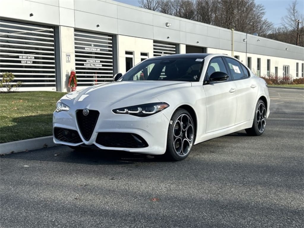 New 2025 Alfa Romeo Giulia AWD Sedan