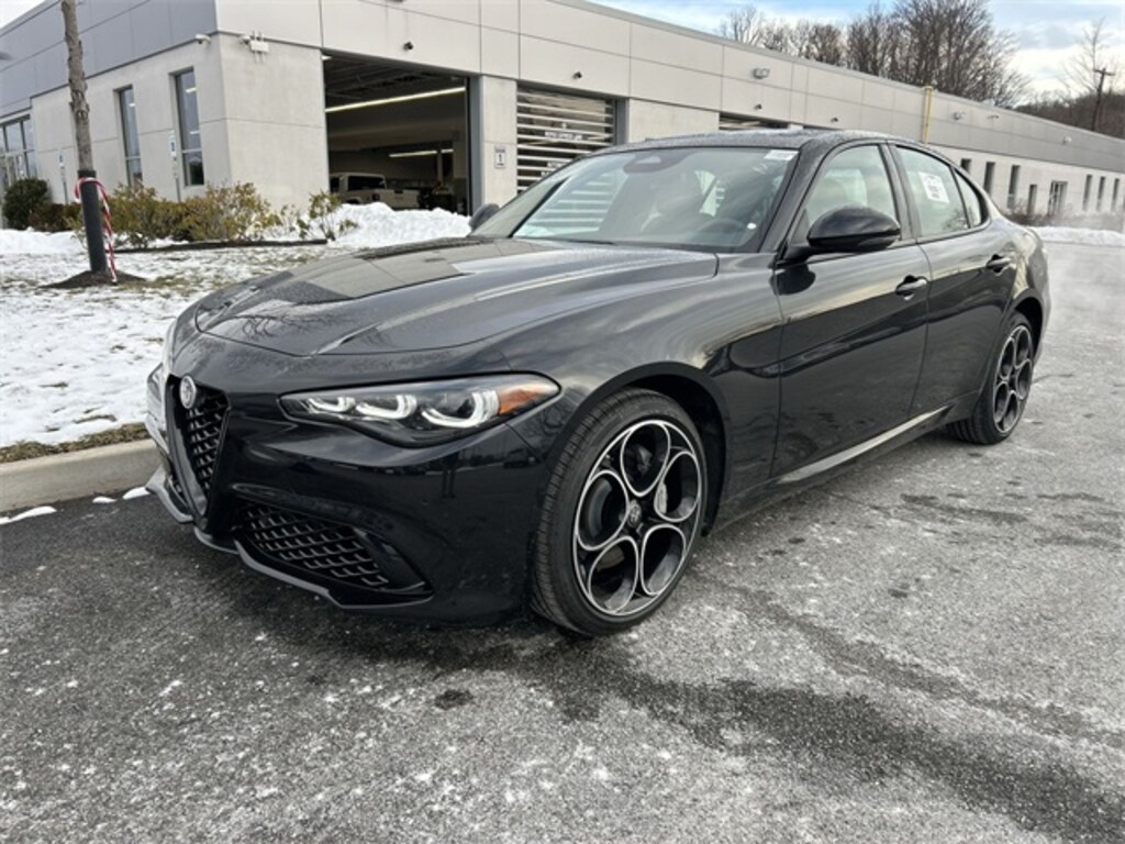 New 2025 Alfa Romeo Giulia AWD Sedan
