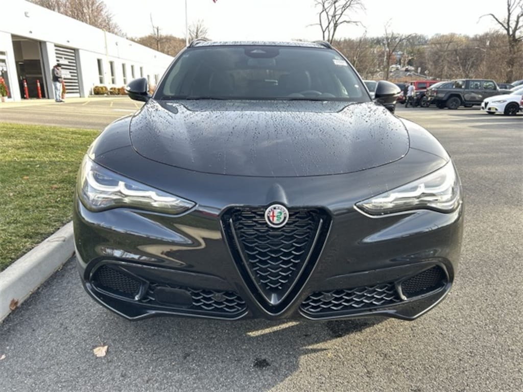 New 2025 Alfa Romeo Stelvio AWD Sport Utility