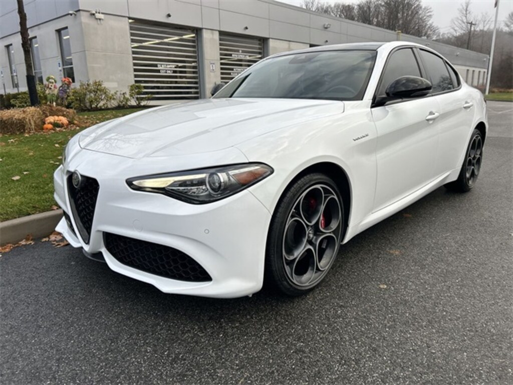 Used 2022 Alfa Romeo Giulia Veloce Sedan