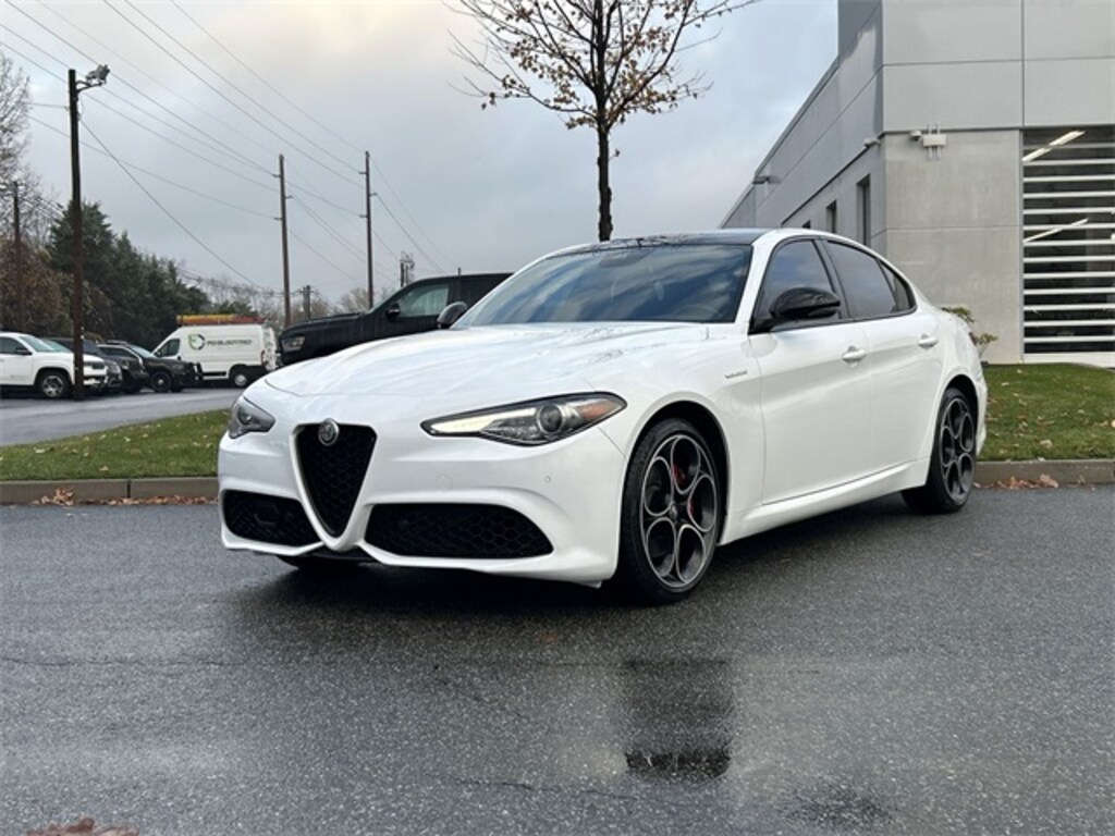 Used 2022 Alfa Romeo Giulia Veloce Sedan