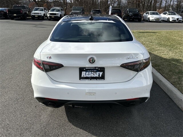 2025 Alfa Romeo Giulia SPRINT photo 2