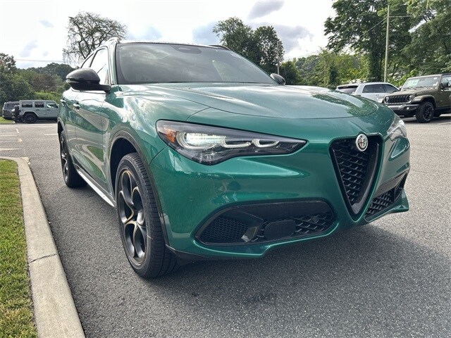 2025 Alfa Romeo Stelvio Sprint Base photo 2