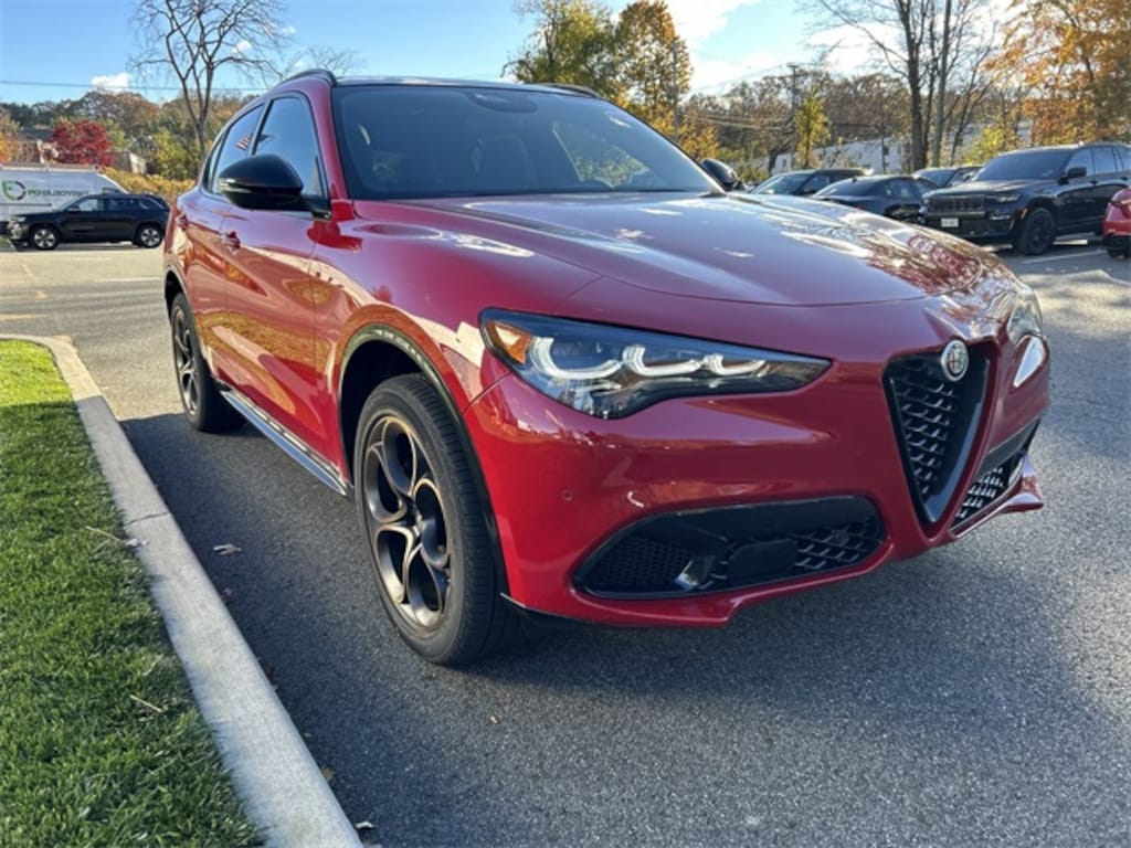 New 2025 Alfa Romeo Stelvio INTENSA AWD Sport Utility