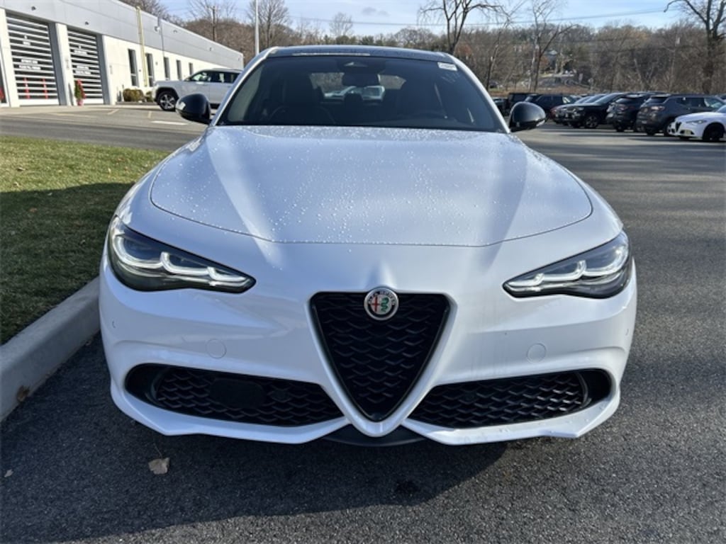 New 2025 Alfa Romeo Giulia AWD Sedan