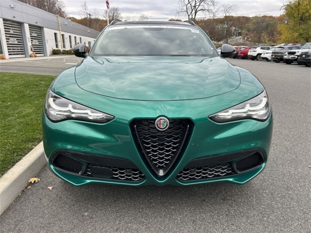 New 2025 Alfa Romeo Stelvio INTENSA AWD Sport Utility