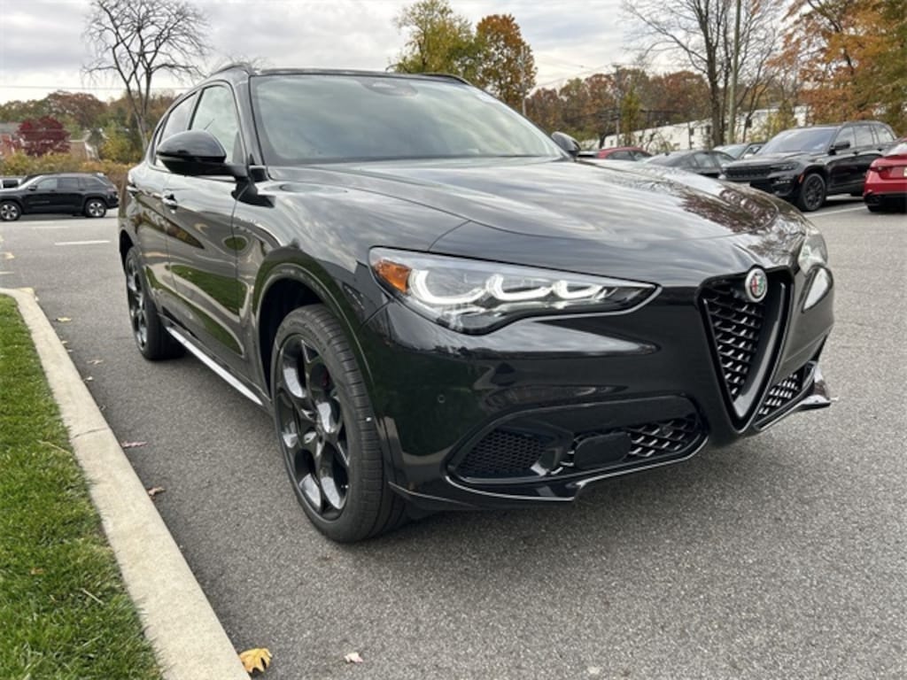 New 2025 Alfa Romeo Stelvio AWD Sport Utility