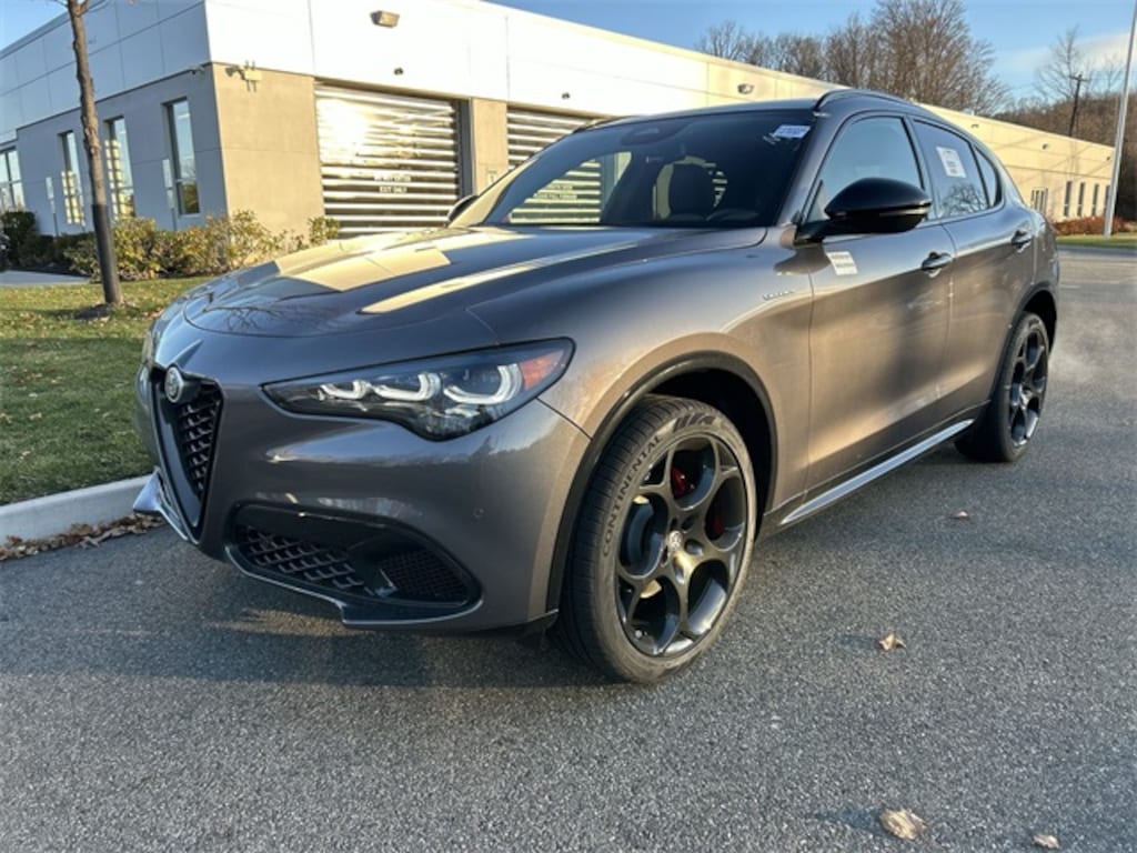 New 2025 Alfa Romeo Stelvio AWD Sport Utility