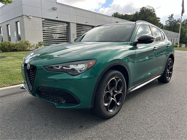 2025 Alfa Romeo Stelvio Sprint Base photo 4