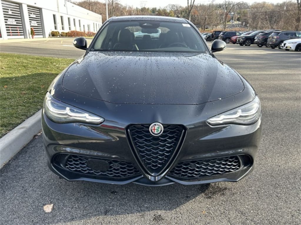New 2025 Alfa Romeo Giulia INTENSA AWD Sedan