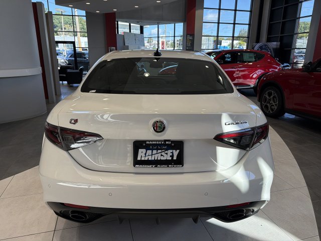 2026 Alfa Romeo Giulia Base - Photo 25