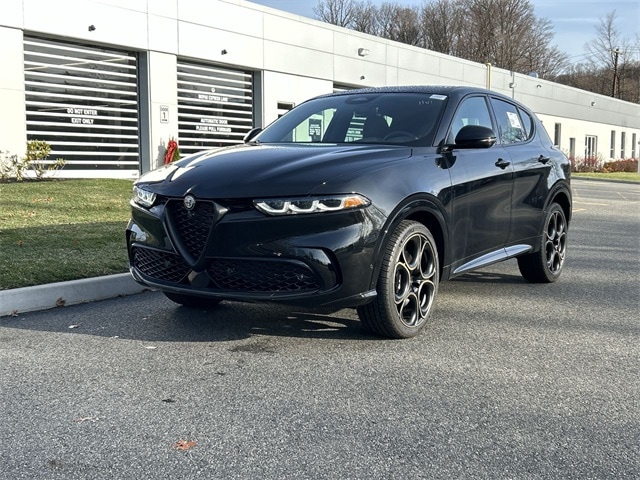 2025 Alfa Romeo Tonale Intensa's photo