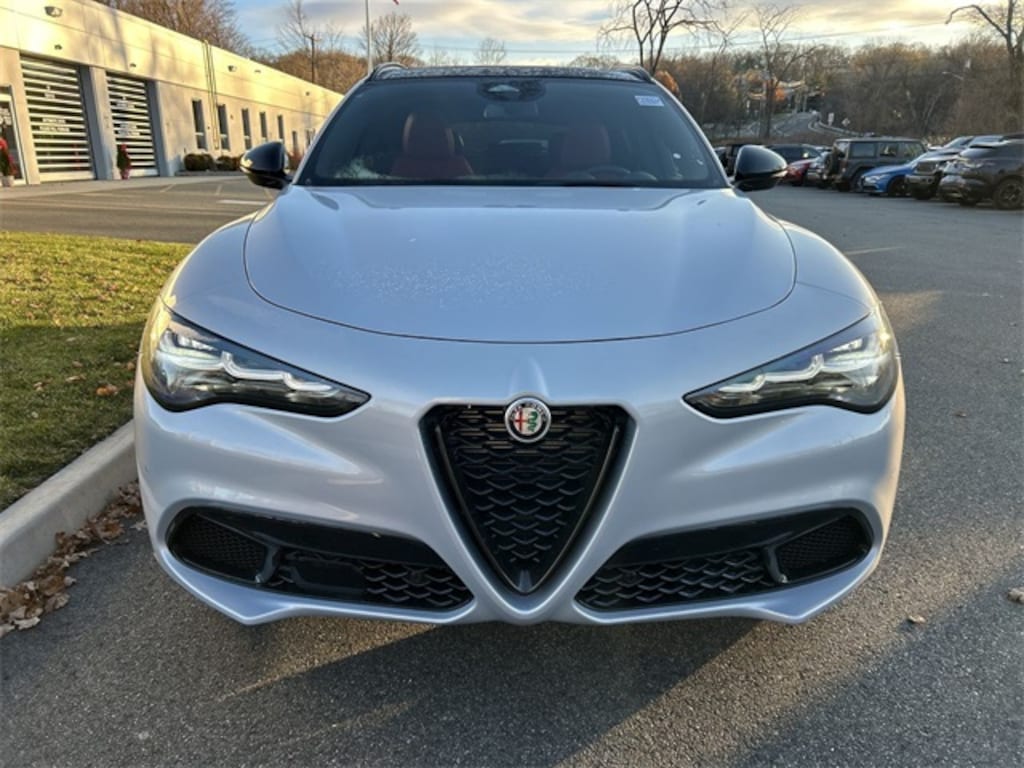 New 2025 Alfa Romeo Stelvio AWD Sport Utility