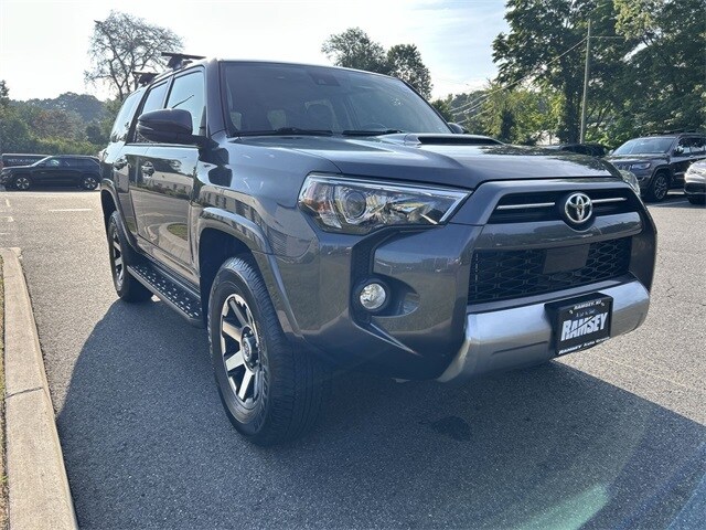 2020 Toyota 4Runner TRD Off-Road photo 2