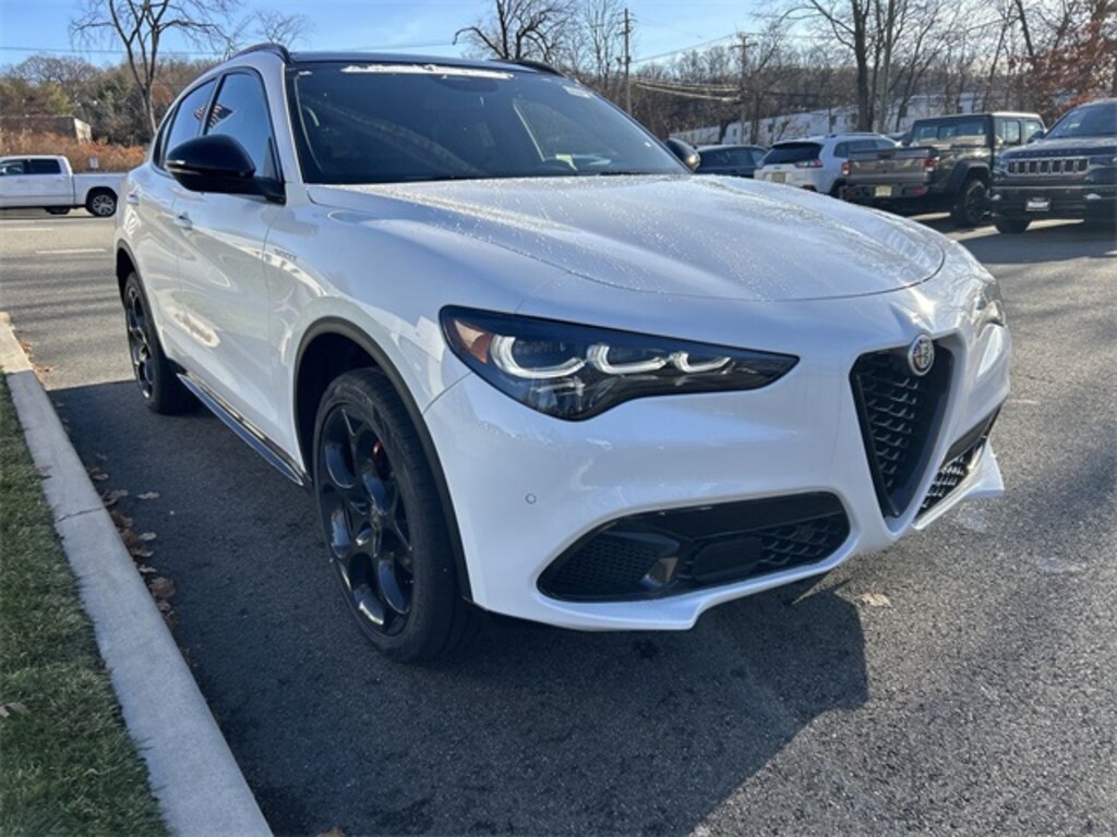 New 2025 Alfa Romeo Stelvio AWD Sport Utility