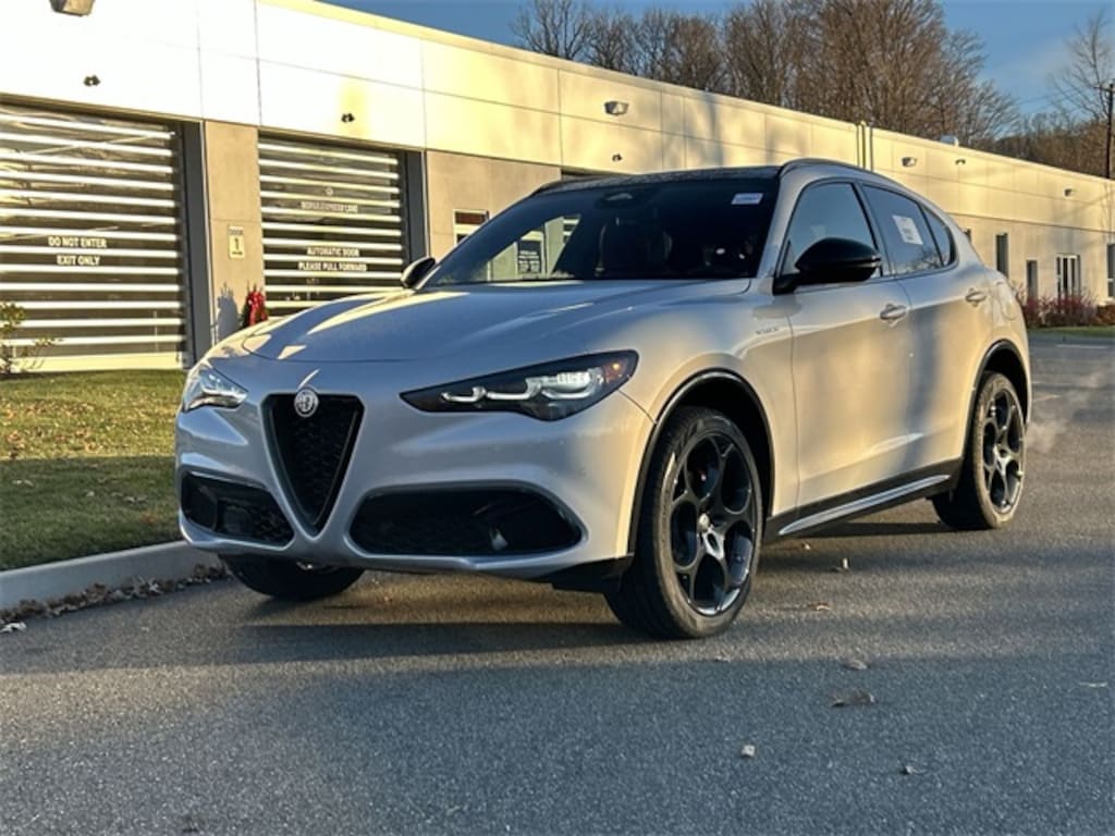 New 2025 Alfa Romeo Stelvio AWD Sport Utility